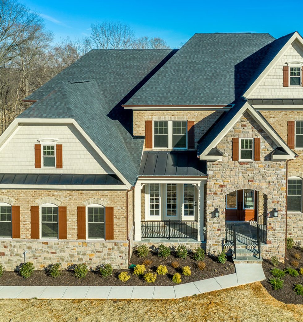 Chagrin Falls home with shingle roofing
